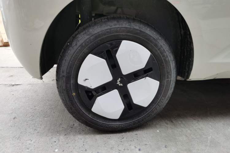 Used Wuling Hongguang MINIEV 2024 3rd Generation 215km Advanced Version Exterior 5