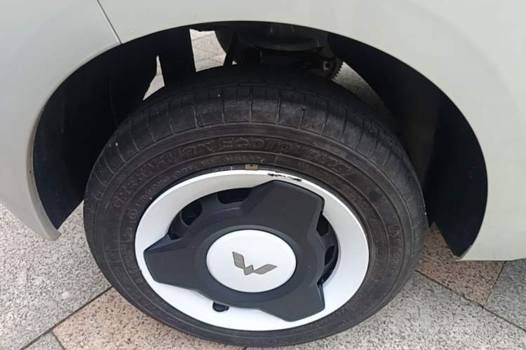 Used Wuling Hongguang MINIEV 2024 3rd Generation 215km Advanced Version Exterior 5