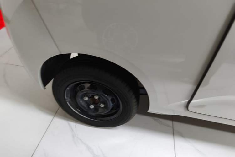 Used Wuling Hongguang MINIEV 2024 3rd Generation 215km Advanced Version Exterior 5