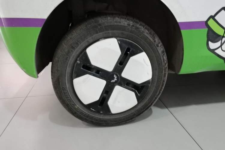 Used Wuling Hongguang MINIEV 2024 3rd Generation 215km Advanced Version Exterior 5