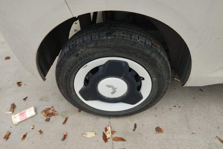 Used Wuling Hongguang MINIEV 2024 3rd Generation 215km Youth Edition Exterior 5