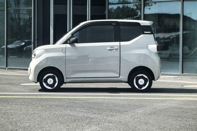 Used Wuling Hongguang MINIEV 2024 3rd Generation 215km Youth Edition Exterior 5