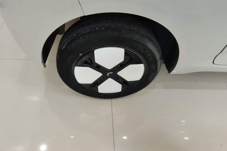 Used Wuling Hongguang MINIEV 2024 3rd Generation 215km Advanced Version Exterior 5