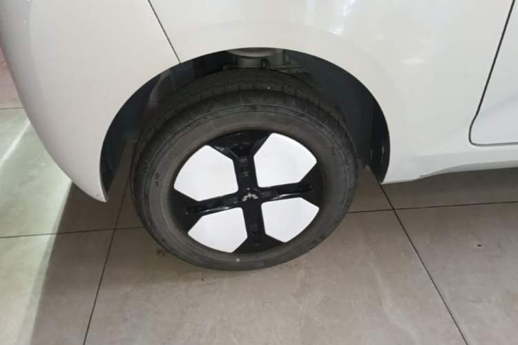 Used Wuling Hongguang MINIEV 2024 3rd Generation 215km Advanced Version Exterior 5