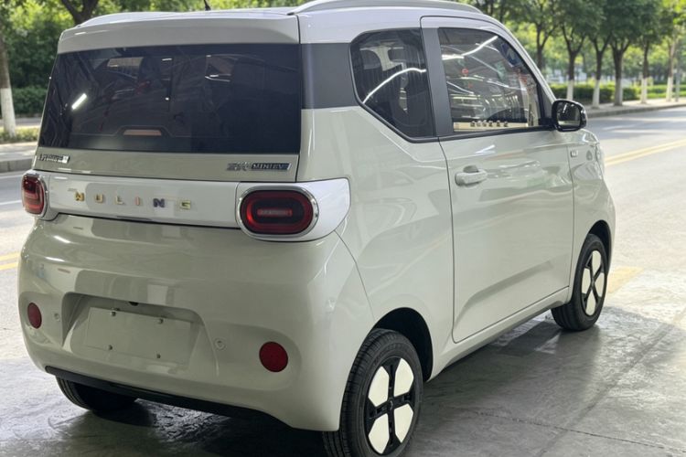 Used Wuling Hongguang MINIEV 2024 3rd Generation 215km Advanced Version Exterior 5