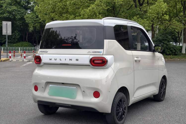 Used Wuling Hongguang MINIEV 2024 3rd Generation 215km Advanced Version Exterior 6