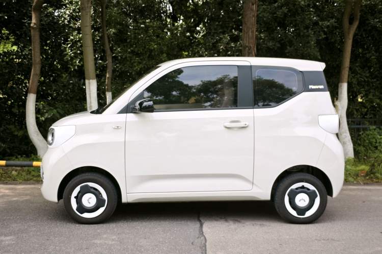 Used Wuling Hongguang MINIEV 2024 3rd Generation 215km Youth Edition Exterior 9