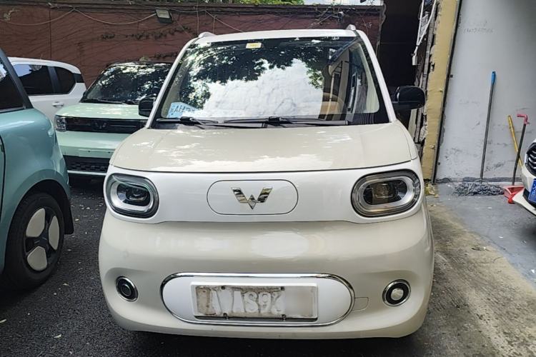 Used Wuling Hongguang MINIEV 2024 3rd Generation 215km Advanced Version Front