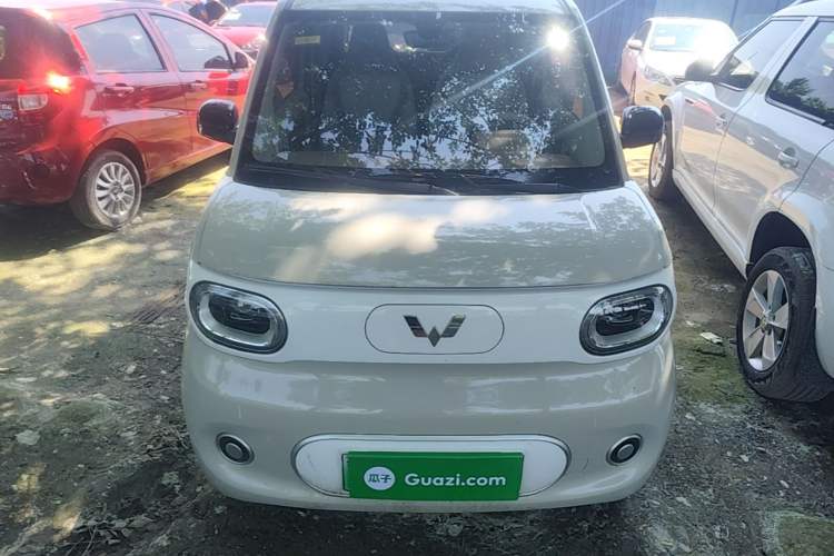 Used Wuling Hongguang MINIEV 2024 3rd Generation 215km Youth Edition Front