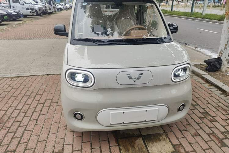 Used Wuling Hongguang MINIEV 2024 3rd Generation 215km Youth Edition Front