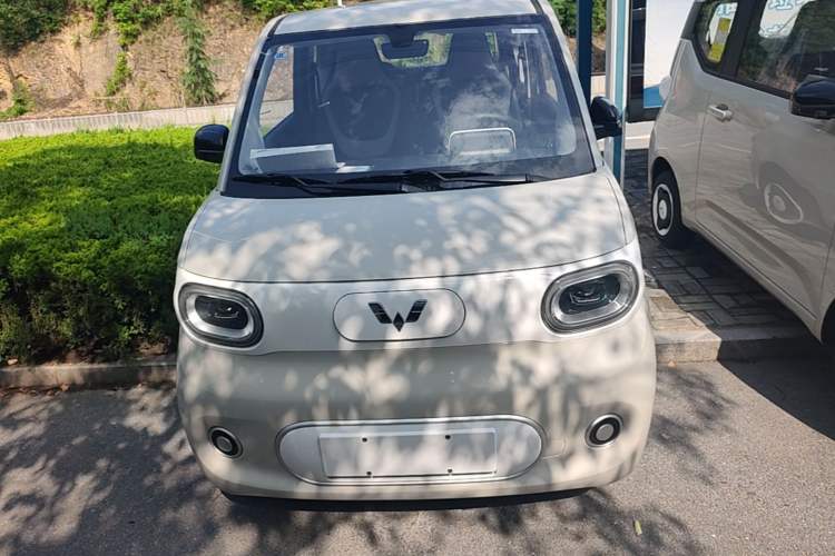 Used Wuling Hongguang MINIEV 2024 3rd Generation 215km Youth Edition Front
