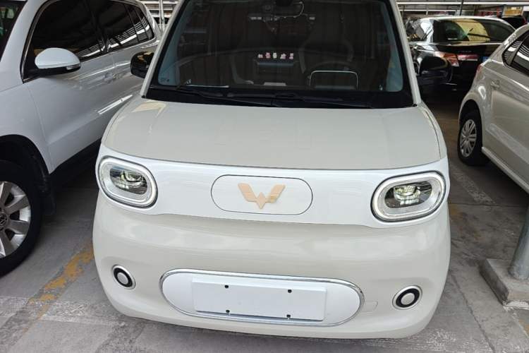 Used Wuling Hongguang MINIEV 2024 3rd Generation 215km Youth Edition Front