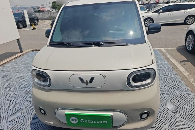 Used Wuling Hongguang MINIEV 2024 3rd Generation 215km Youth Edition Front