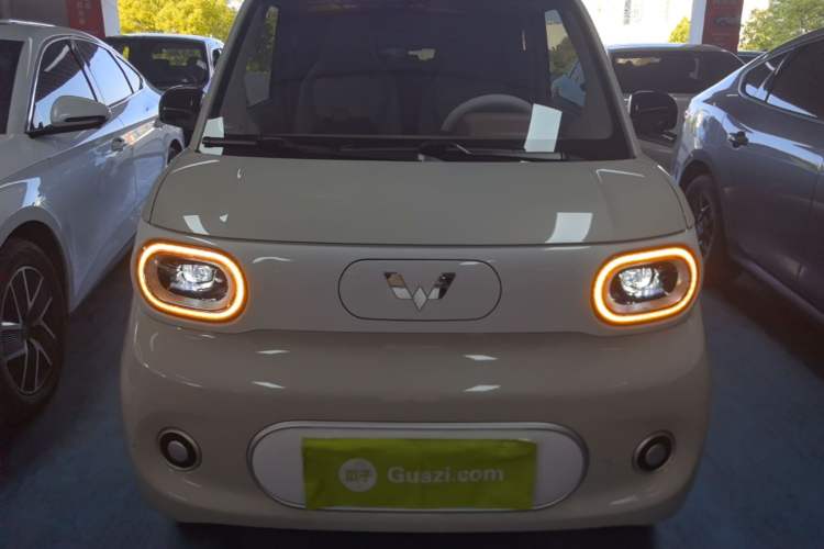 Used Wuling Hongguang MINIEV 2024 3rd Generation 215km Youth Edition Front