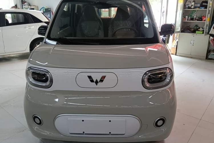 Used Wuling Hongguang MINIEV 2024 3rd Generation 215km Youth Edition Front