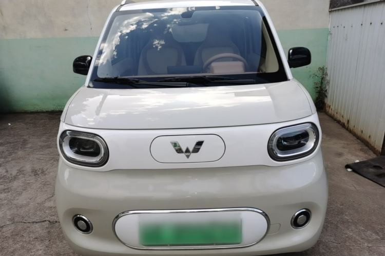 Used Wuling Hongguang MINIEV 2024 3rd Generation 215km Advanced Version Front