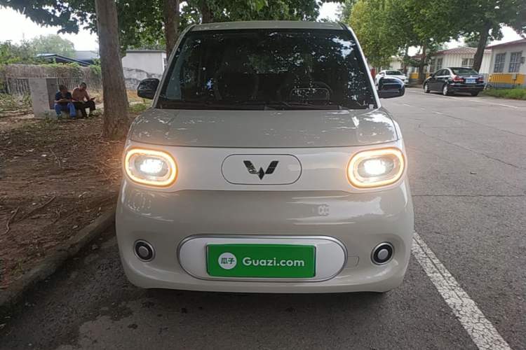 Used Wuling Hongguang MINIEV 2024 3rd Generation 215km Youth Edition Front