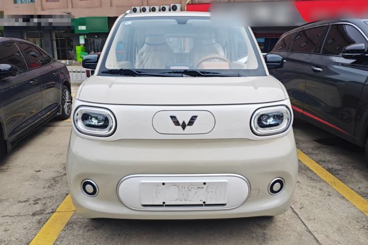 Used Wuling Hongguang MINIEV 2024 3rd Generation 215km Youth Edition Front