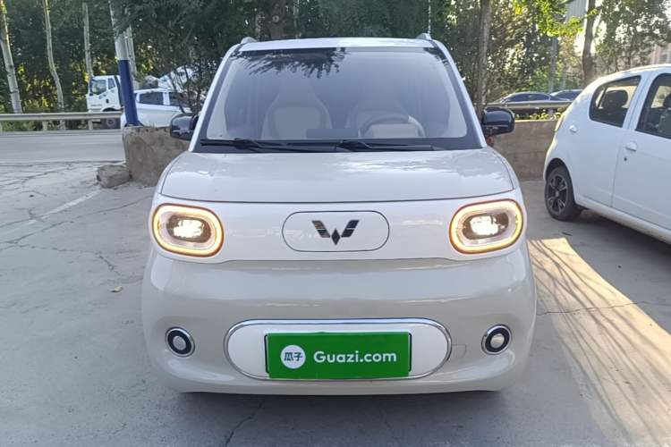 Used Wuling Hongguang MINIEV 2024 3rd Generation 215km Advanced Version Front