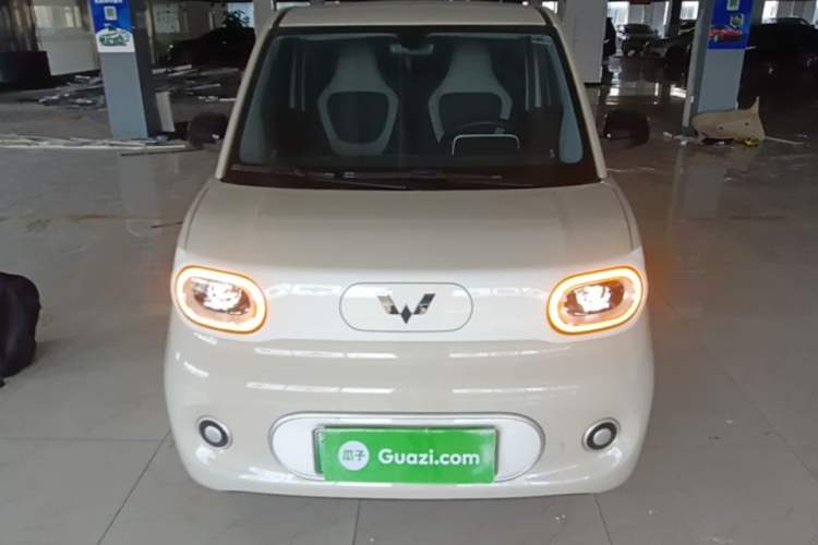 Used Wuling Hongguang MINIEV 2024 3rd Generation 215km Youth Edition Front