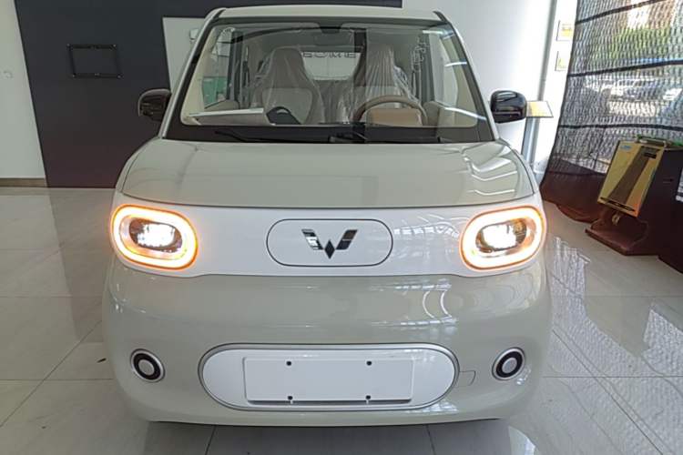 Used Wuling Hongguang MINIEV 2024 3rd Generation 215km Youth Edition Front