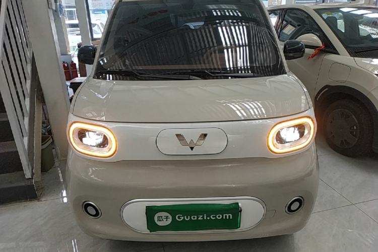 Used Wuling Hongguang MINIEV 2024 3rd Generation 215km Youth Edition Front