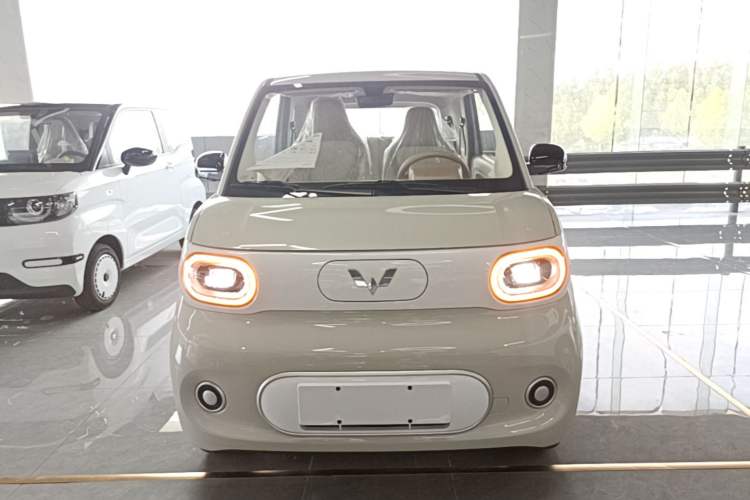 Used Wuling Hongguang MINIEV 2024 3rd Generation 215km Youth Edition Front