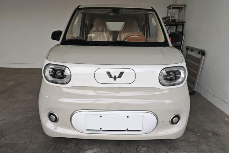Used Wuling Hongguang MINIEV 2024 3rd Generation 215km Youth Edition Front