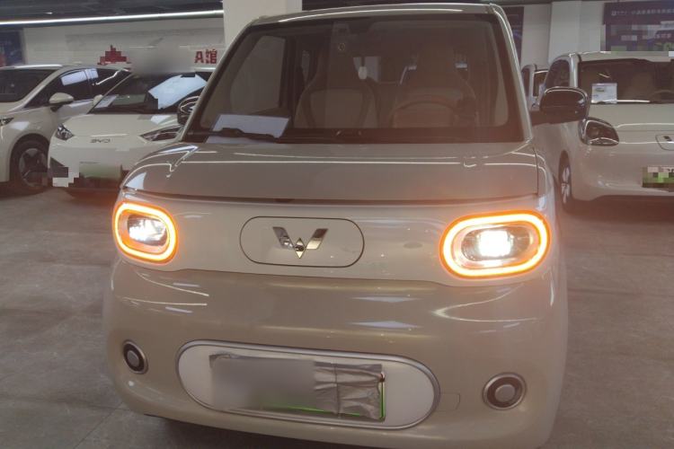 Used Wuling Hongguang MINIEV 2024 3rd Generation 215km Youth Edition Front