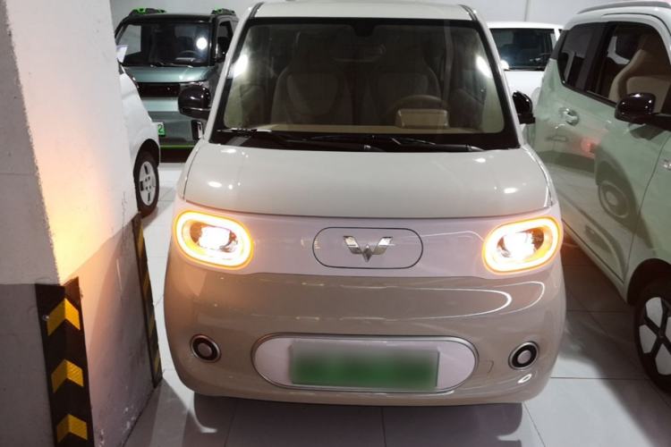 Used Wuling Hongguang MINIEV 2024 3rd Generation 215km Youth Edition Front