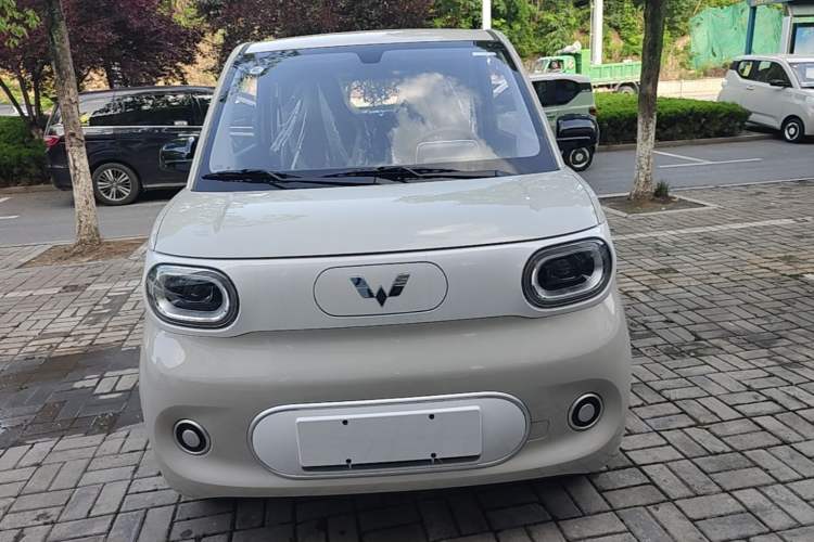Used Wuling Hongguang MINIEV 2024 3rd Generation 215km Youth Edition Front