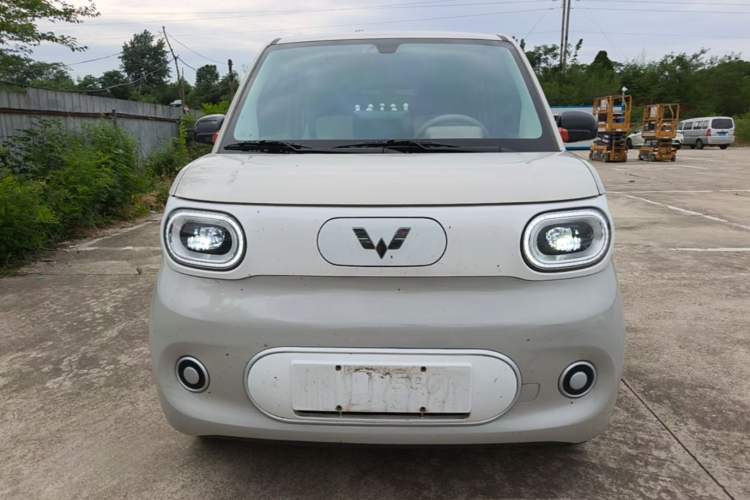 Used Wuling Hongguang MINIEV 2024 3rd Generation 215km Youth Edition Front