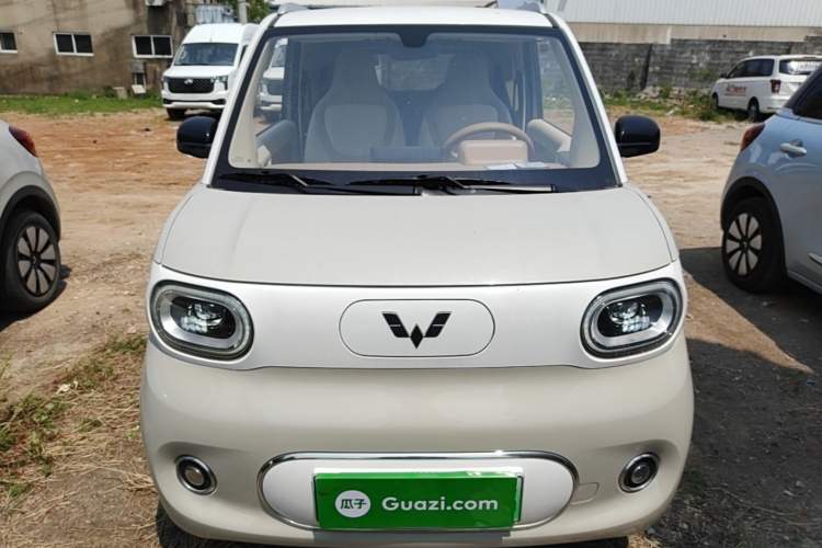 Used Wuling Hongguang MINIEV 2024 3rd Generation 215km Advanced Version Front