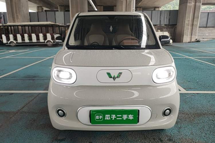 Used Wuling Hongguang MINIEV 2024 3rd Generation 215km Youth Edition Front