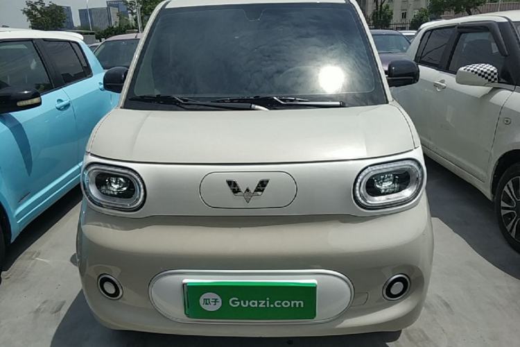Used Wuling Hongguang MINIEV 2024 3rd Generation 215km Youth Edition Front