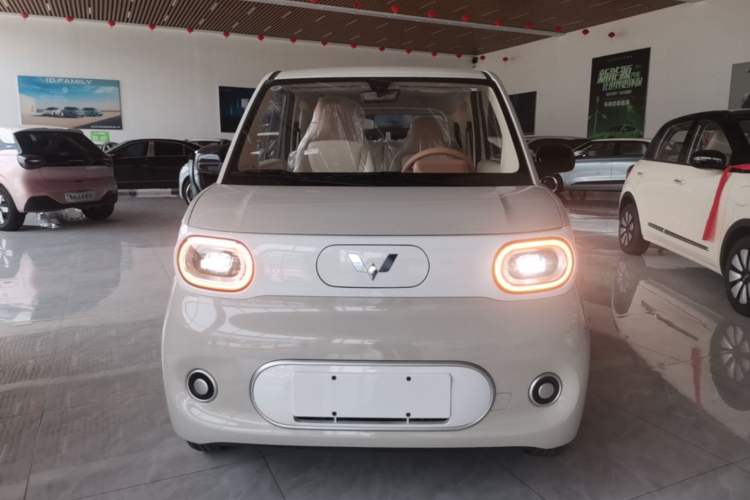 Used Wuling Hongguang MINIEV 2024 3rd Generation 215km Youth Edition Front