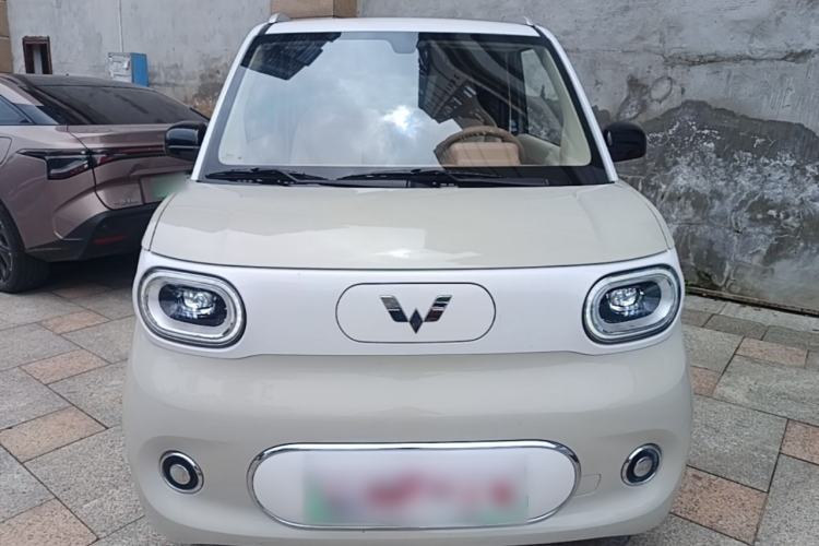 Used Wuling Hongguang MINIEV 2024 3rd Generation 215km Advanced Version Front