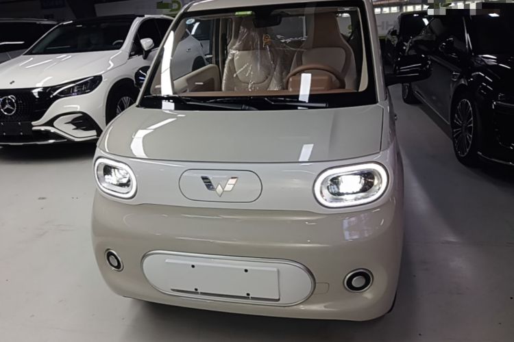 Used Wuling Hongguang MINIEV 2024 3rd Generation 215km Youth Edition Front