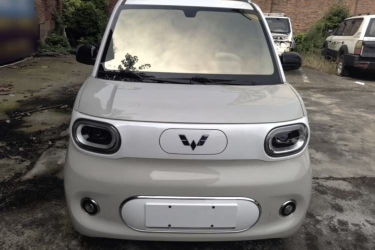 Used Wuling Hongguang MINIEV 2024 3rd Generation 215km Advanced Version Front