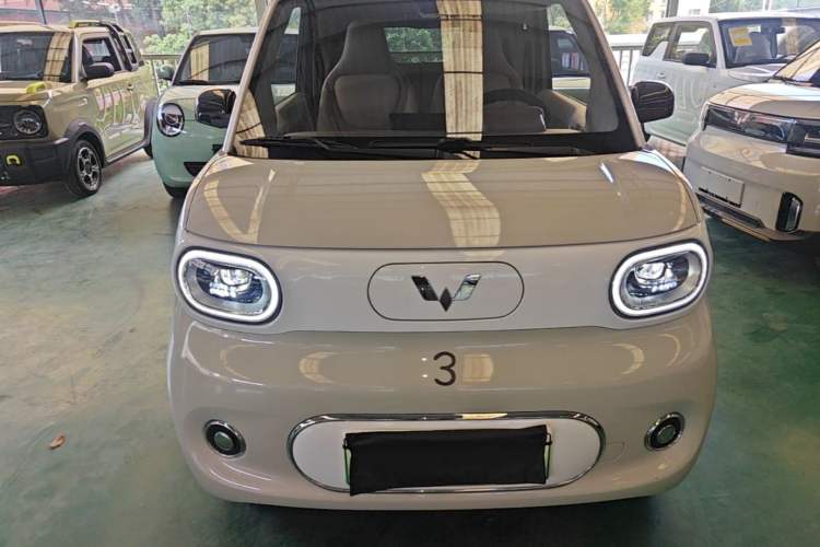 Used Wuling Hongguang MINIEV 2024 3rd Generation 215km Advanced Version Front