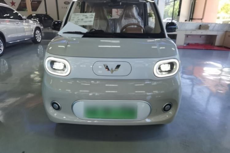 Used Wuling Hongguang MINIEV 2024 3rd Generation 215km Youth Edition Front