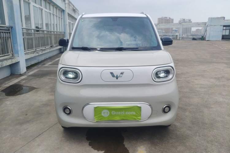 Used Wuling Hongguang MINIEV 2024 3rd Generation 215km Advanced Version Front