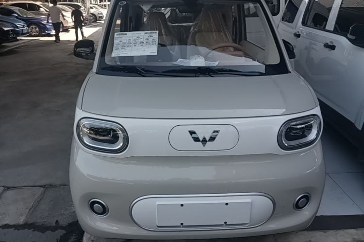Used Wuling Hongguang MINIEV 2024 3rd Generation 215km Youth Edition Front