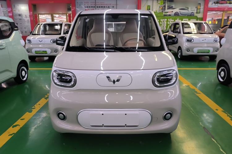 Used Wuling Hongguang MINIEV 2024 3rd Generation 215km Youth Edition Front