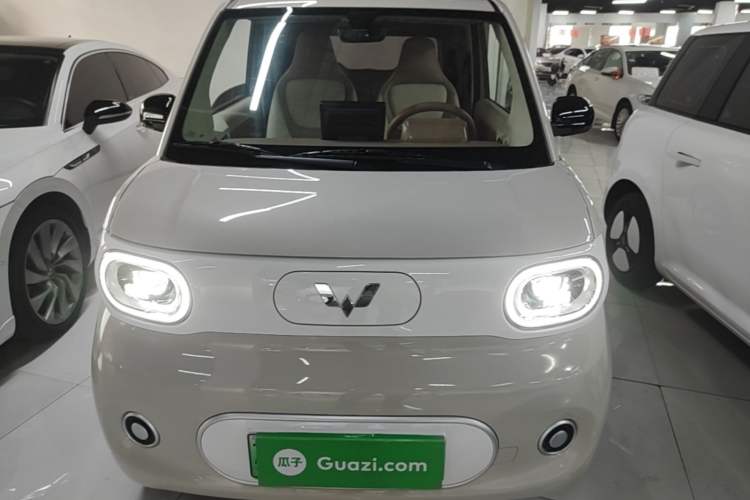 Used Wuling Hongguang MINIEV 2024 3rd Generation 215km Youth Edition Front