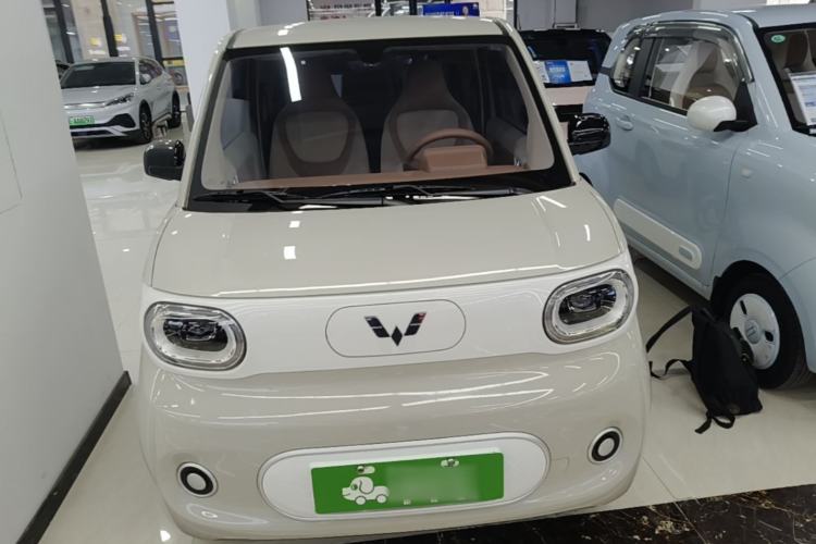 Used Wuling Hongguang MINIEV 2024 3rd Generation 215km Youth Edition Front