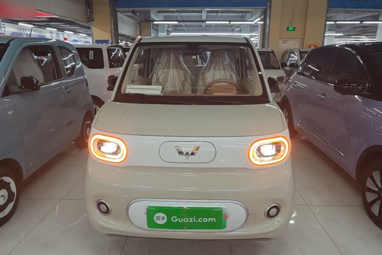 Used Wuling Hongguang MINIEV 2024 3rd Generation 215km Youth Edition Front
