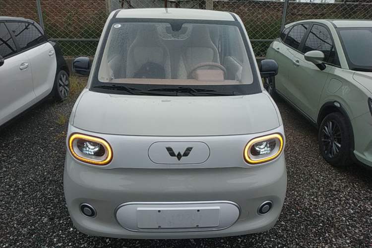 Used Wuling Hongguang MINIEV 2024 3rd Generation 215km Youth Edition Front