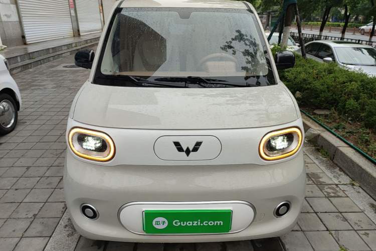 Used Wuling Hongguang MINIEV 2024 3rd Generation 215km Youth Edition Front