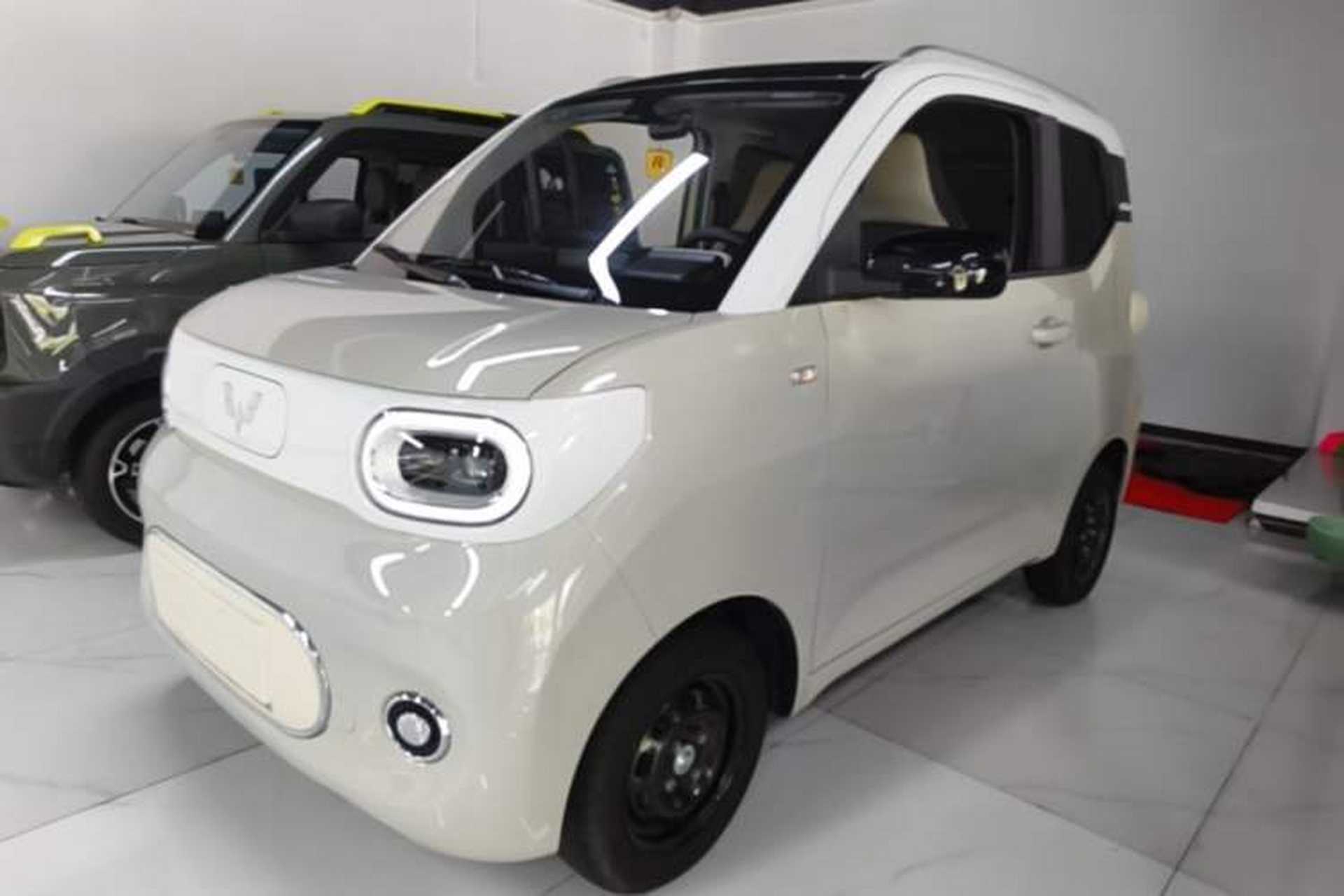 Used Wuling Hongguang MINIEV 2024 3rd Generation 215km Advanced Version Front Left 45 Deg